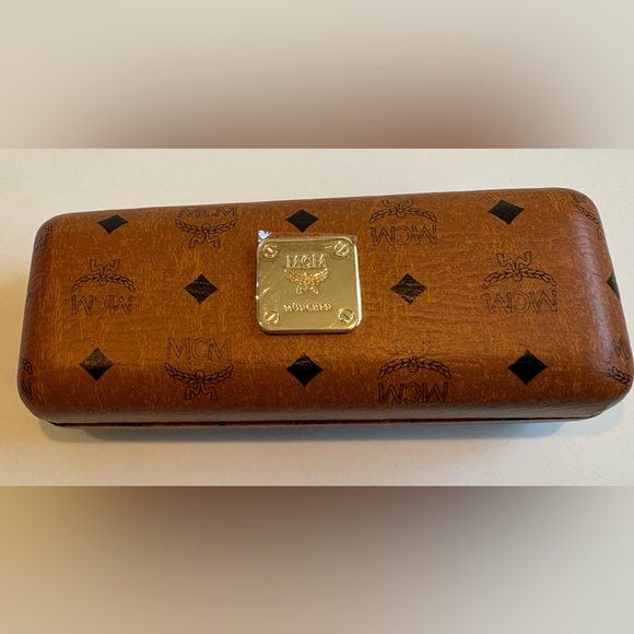 MCM Textured Brown Eyewear - Picture 2 of 3